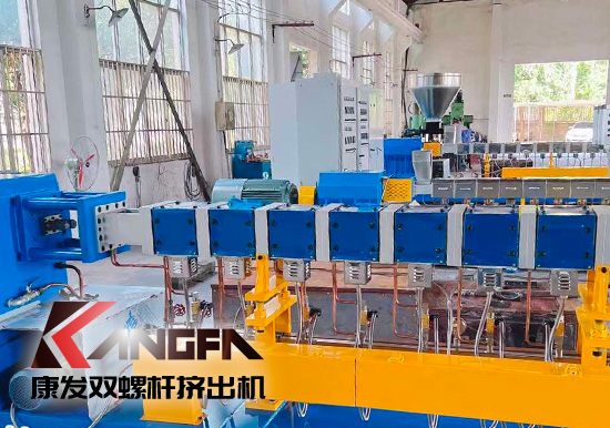 從輸送機(jī)理、工藝及配方、螺桿組合、混煉塑化能力及應(yīng)用等方面具體比較單、雙螺桿造粒機(jī)區(qū)別