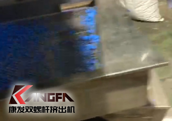 JSH-75/180雙階式（雙/單螺桿）擠出機(jī)電纜料生產(chǎn)線，產(chǎn)量達(dá)1小時(shí)/t